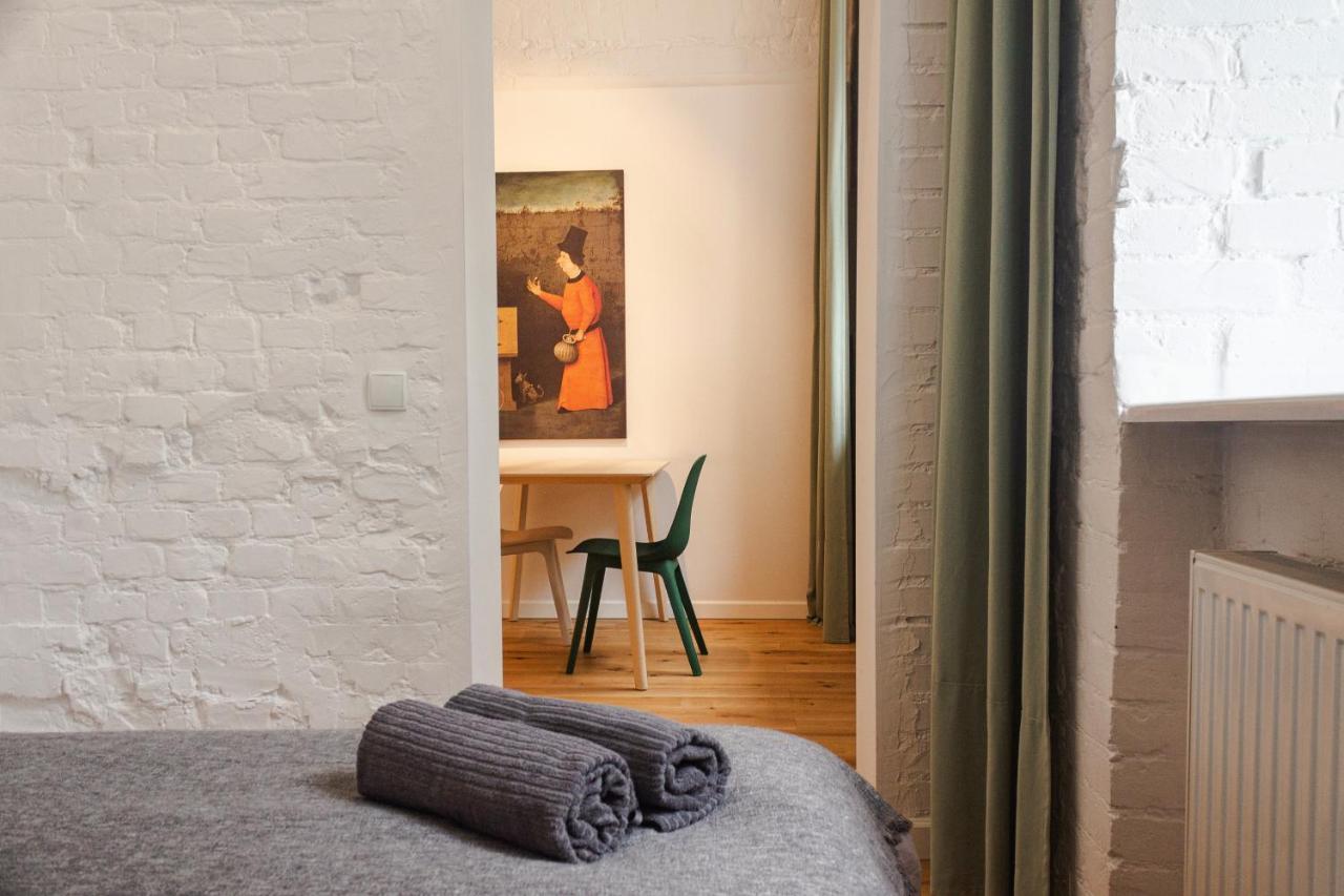 Apartament Z Upadkiem Ikara / Apartment With The Fall Of Icarus 우치 외부 사진