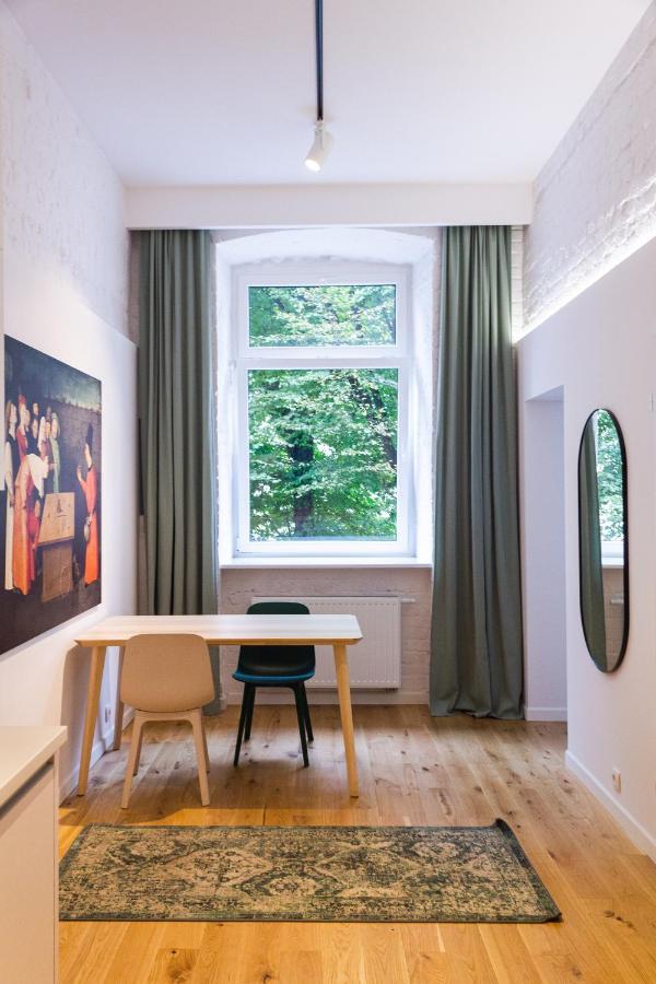 Apartament Z Upadkiem Ikara / Apartment With The Fall Of Icarus 우치 외부 사진